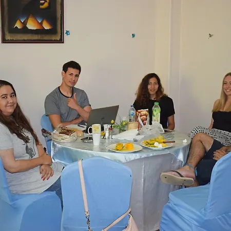 Travelholic Hostel
